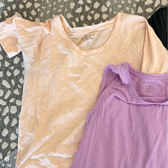 LOFT Women’s ' Short Sleeve Tees - Black, Purple, and Blush - Picture 4 of 6